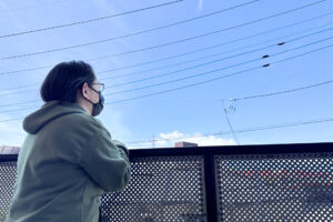 すべては足元に
